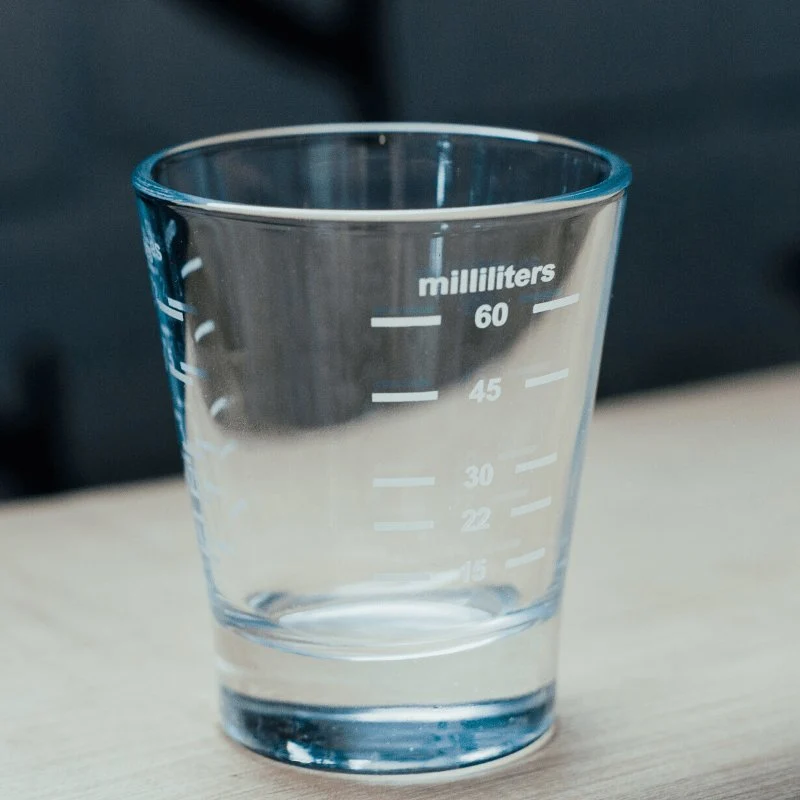 Verre de dosage gradué de 3 oz