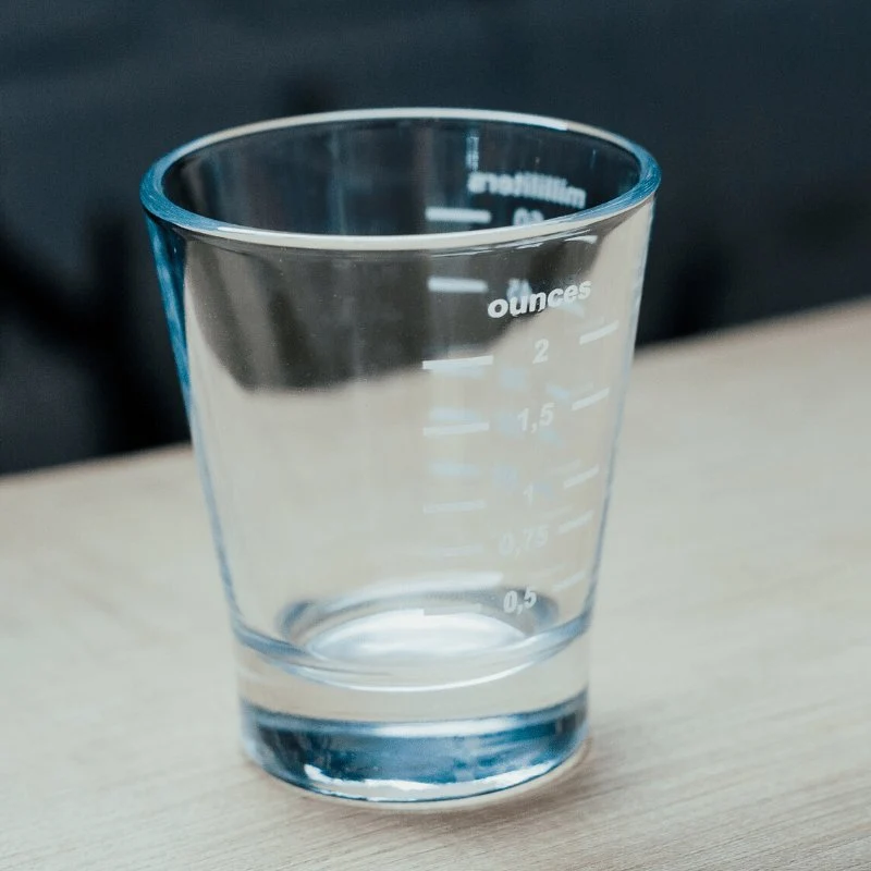 Verre de dosage gradué de 3 oz