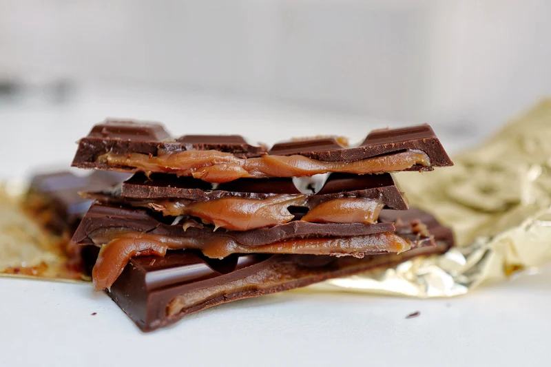 Tablet, Filled Dark Chocolate - Guérande Caramel, Genaveh