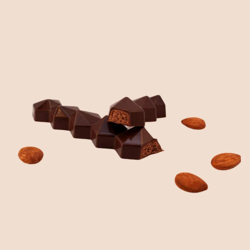 Bar, dark chocolate, almond & fleur de Sel bar 70%, Chocolaterie RG
