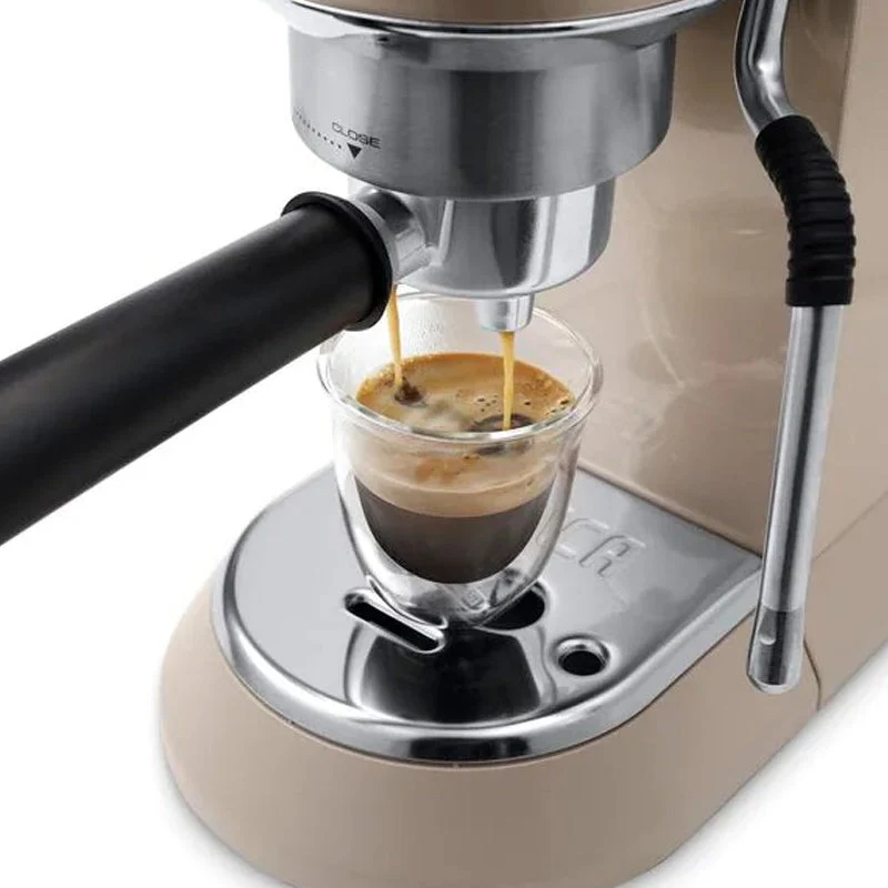 Expresso Dedica EC 885.BG Pack Barista | DELONGHI