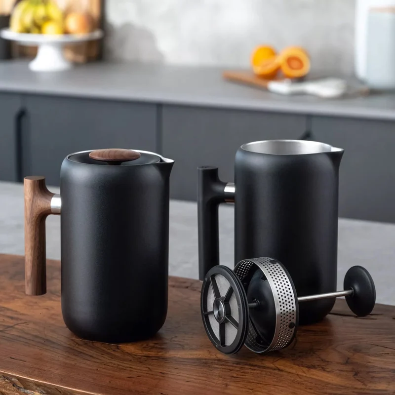 Cafetière à Piston Clara avec Anse en Noyer - Noir - 700 ml | Fellow