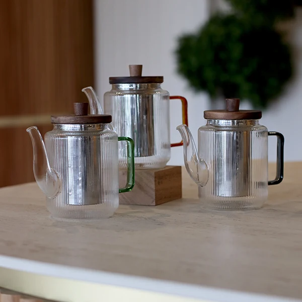 Théière Karl en verre borosilicate anse gris fumé 550 ml Ogo