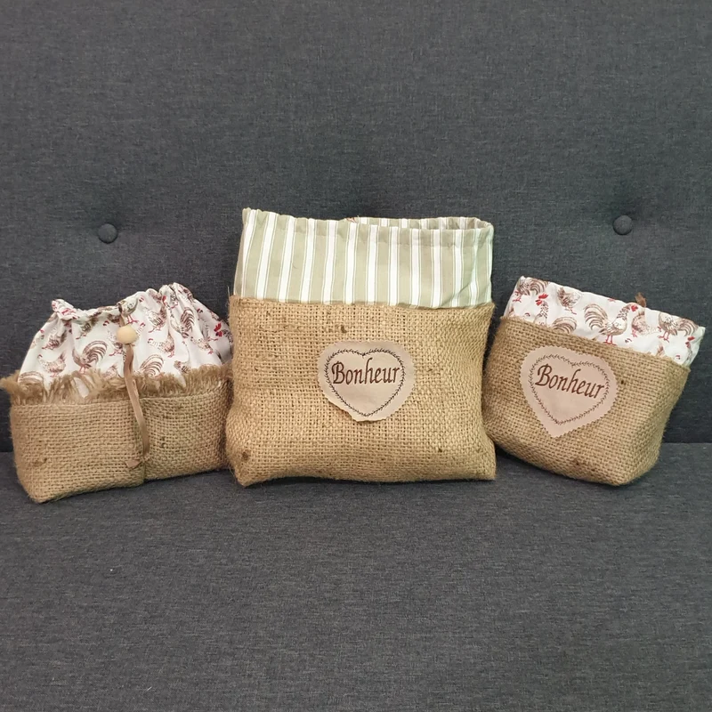 Paniers en toile de jute
