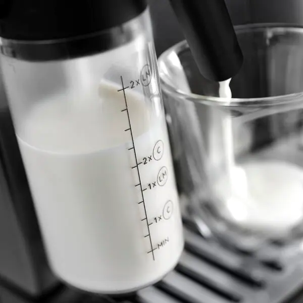 Delonghi - Magnifica Evo Lactée